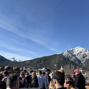 Rose & Crown Banff - Pubs Near Me - Banff, Alberta