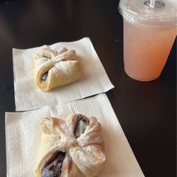 Jacquelyn's Bakeshop and Cafe - Blueberry Lemonade, Nutella Puff