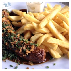 Golfclub Haus Kambach - Currywurst an Pommes