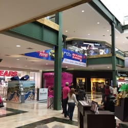 Plaza Fiesta - Compras navideñas