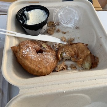 Gemüt Biergarten - Apple fritter - Beer Gardens Near Me - Columbus, Ohio