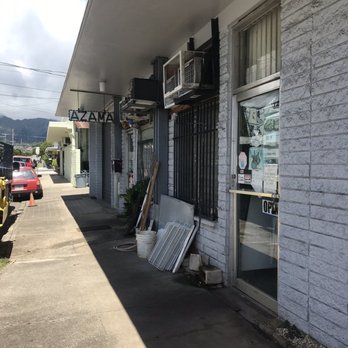 Azama K Fish Wholesale - the outside of the store - Seafood Markets Near Me - Honolulu, Hawaii