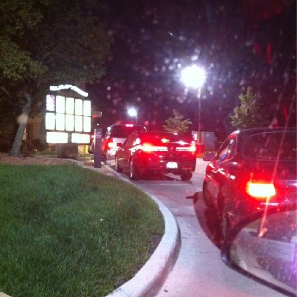 Taco Bell - It's 12:45 on a Tuesday and there's 7 people on line. - Fast Food Near Me - Rochester Hills, Michigan Taco Bell - It's 12:45 on a Tuesday and there's 7 people on line. - Fast Food Near Me - Rochester Hills, Michigan