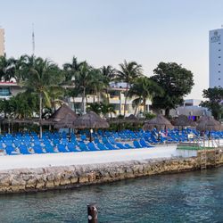 El Cid La Ceiba Beach Hotel - Panorama from the pier