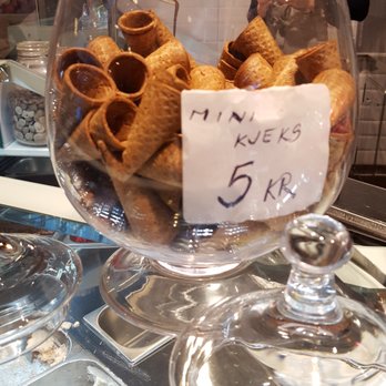 Mathallen Oslo - Mini cones for 5 KR - Specialty Food Near Me - Oslo, 03