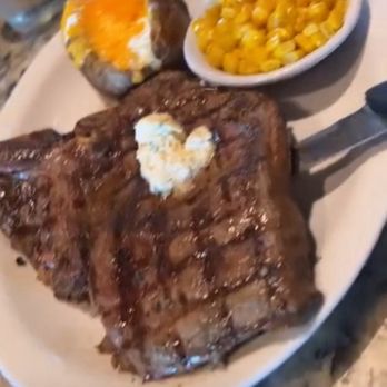 Cheddar's Scratch Kitchen - Robert Mondavi Private Selection,Cabernet Sauvignon, CA - Comfort Food Near Me - Pembroke Pines, Florida Cheddar's Scratch Kitchen - Robert Mondavi Private Selection,Cabernet Sauvignon, CA - Comfort Food Near Me - Pembroke Pines, Florida