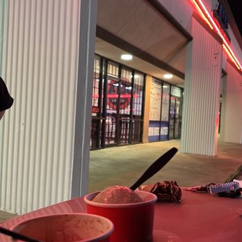 Red Circle Ice Cream - Here's a time stamp of them not letting us stay inside - Desserts Near Me - Houston, Texas Red Circle Ice Cream - Here's a time stamp of them not letting us stay inside - Desserts Near Me - Houston, Texas