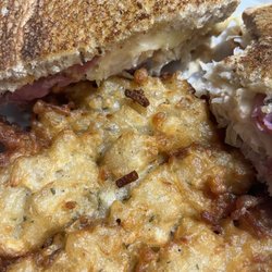 Izzy's - Classic Reuben