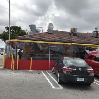 El Palacio De Los Jugos - Fruits & Veggies Near Me - Miami, Florida