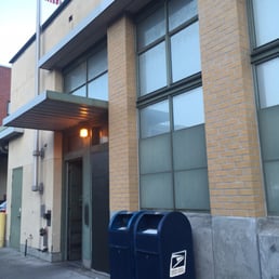 Entrance on Powell street