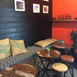 Mad Organic Espresso Bar - Comfortable seating