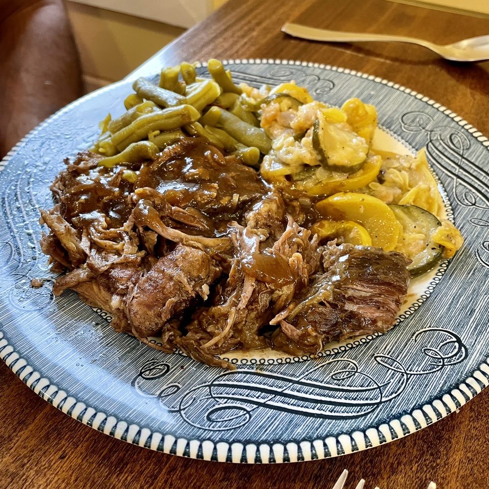 Honeysuckle Hill Bee-stro - Pot roast with green beans and squash. - Desserts Near Me - Brazil, Indiana
