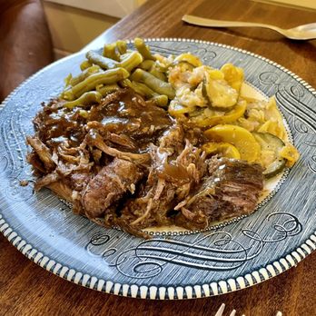 Honeysuckle Hill Bee-stro - Pot roast with green beans and squash. - Desserts Near Me - Brazil, Indiana Honeysuckle Hill Bee-stro - Pot roast with green beans and squash. - Desserts Near Me - Brazil, Indiana