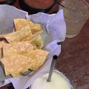 Julio's Café - Frozen and house margaritas with complimentary chips and salsa - Mexican Near Me - Austin, Texas