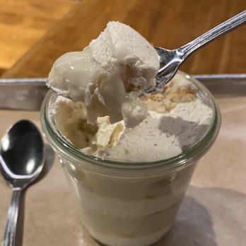 Mabel's BBQ - Banana Pudding - Barbeque Near Me - Cleveland, Ohio