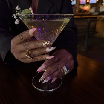 Pour Behavior - POIRE BEHAVIOR - Cocktail Bars Near Me - Houston, Texas Pour Behavior - POIRE BEHAVIOR - Cocktail Bars Near Me - Houston, Texas