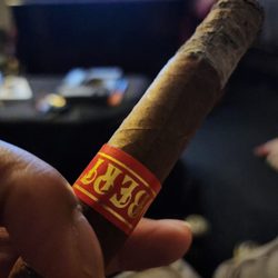 Robert's Cigar Store