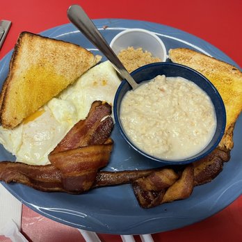 Johnny B's - Eggs, toast, crispy bacon & oatmeal - American Near Me - Texarkana, Arkansas