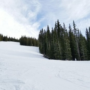 Loveland Ski Area - Looking up Double Dip (blue run). Zig-Zag (green run) crosses it in several places and if you aren't careful you'll be in over your head! - Ski Resorts Near Me - Georgetown, Colorado Loveland Ski Area - Looking up Double Dip (blue run). Zig-Zag (green run) crosses it in several places and if you aren't careful you'll be in over your head! - Ski Resorts Near Me - Georgetown, Colorado