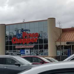 Market 32 By Price Chopper - Entrance to the store.