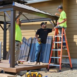 Dirty Duck Construction - Assembling gazebo