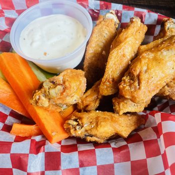 Mad Trappers Smokehouse - chicken wings and carrots - Burgers Near Me Mad Trappers Smokehouse - chicken wings and carrots - Burgers Near Me