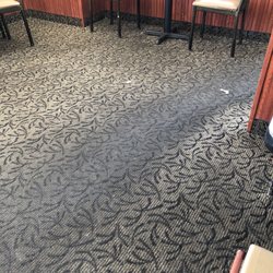 Arby's - Dirty floors