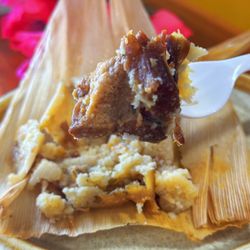 Tamalixto - Chicharrón/Pork belly tamale in green sauce