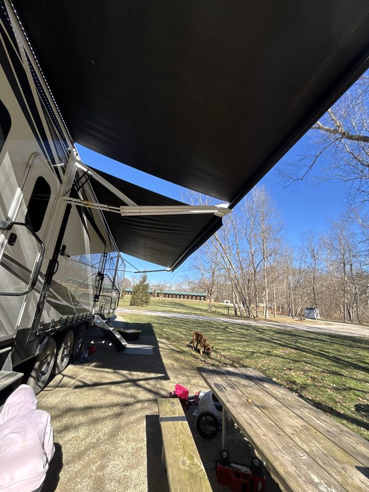 Pine Creek Cabins & Camping Resort - equestrian in South Bloomingville, OH