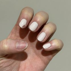 U and Me Nails - Extra chipped nails