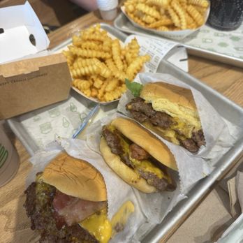 Shake Shack - burgers - Fast Food Near Me - Atlanta, Georgia