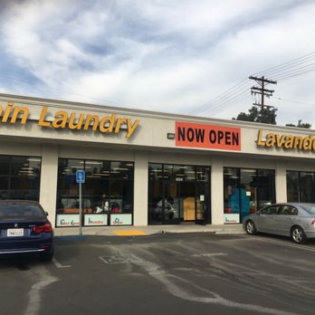 Spincycle Coin Laundry - Outside the laundry - Laundromat Near Me - Van Nuys, California