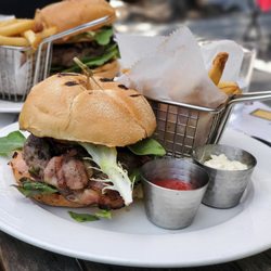 Burger with bacon