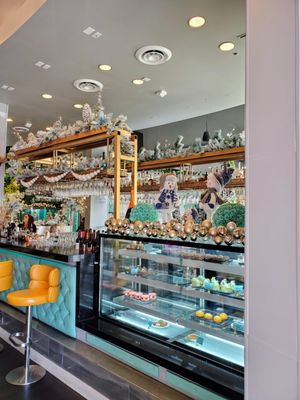 La Parisienne French Bistro by null