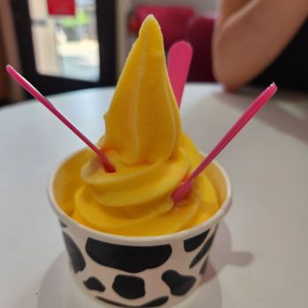 Moo Moo Cows - Mango dole whip (with extra mango juice) - Ice Cream & Frozen Yogurt Near Me - Baltimore, Maryland Moo Moo Cows - Mango dole whip (with extra mango juice) - Ice Cream & Frozen Yogurt Near Me - Baltimore, Maryland