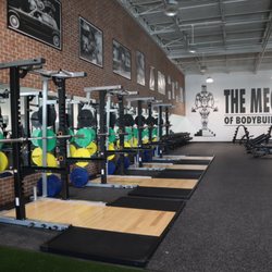 Gold's Gym - Silver Spring