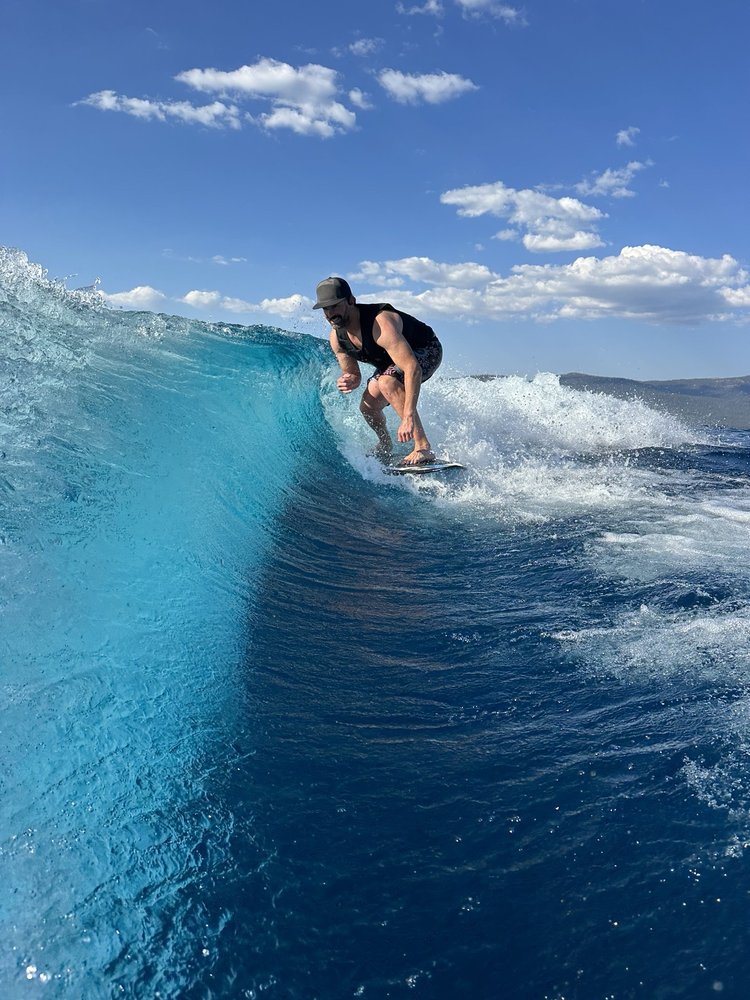 Tahoe Surf Company Logo
