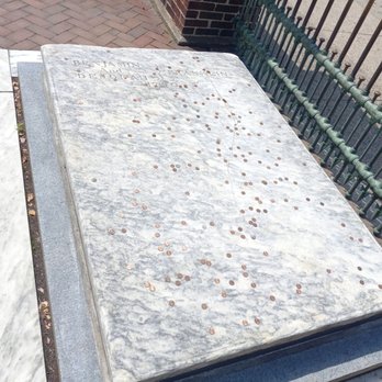 Benjamin Franklin's Grave - Funeral Services & Cemeteries Near Me