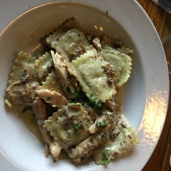The Old Spaghetti Factory - Chicken Alfredo with Mushroom and Mascarpone Cheese Ravioli - Italian Near Me - Banff, Alberta The Old Spaghetti Factory - Chicken Alfredo with Mushroom and Mascarpone Cheese Ravioli - Italian Near Me - Banff, Alberta