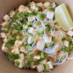 Vermicelli Yum Kanom Jeen 'Rice Noodle Salad' with tofu and a