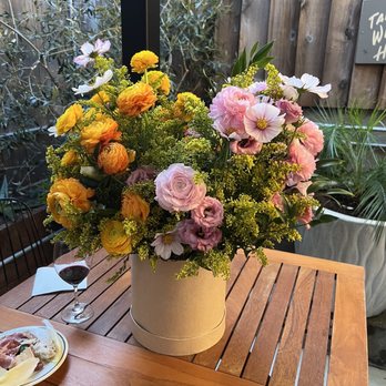 Bloom Gallery Flowers - Florists Near Me - San Francisco, California Bloom Gallery Flowers - Florists Near Me - San Francisco, California