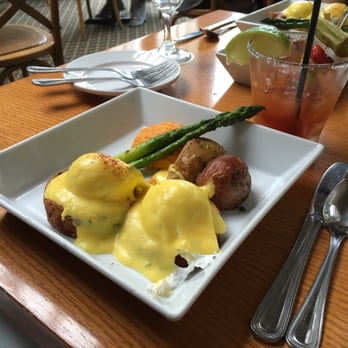 Backstreet Cafe - Classic Eggs Benedict (sans ham) - New American Near Me - Houston, Texas Backstreet Cafe - Classic Eggs Benedict (sans ham) - New American Near Me - Houston, Texas