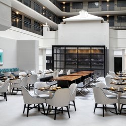 Red Oak Craft Bar and Rotisserie