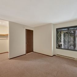 430 Mendota