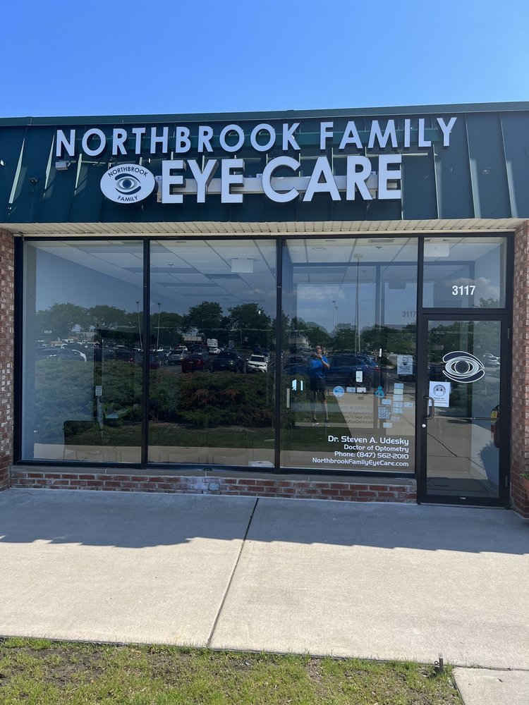 NORTHBROOK FAMILY EYE CARE Updated October 2024 26 Reviews 3117 Dundee Rd, Northbrook