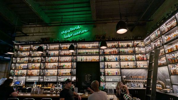 Dram & Draught by null
