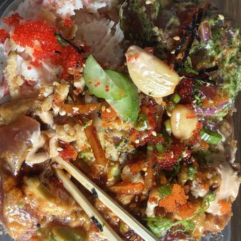 La’akea Fish - Poke bowl with spicy avocado and ginger ahi - Seafood Markets Near Me - Honolulu, Hawaii La’akea Fish - Poke bowl with spicy avocado and ginger ahi - Seafood Markets Near Me - Honolulu, Hawaii