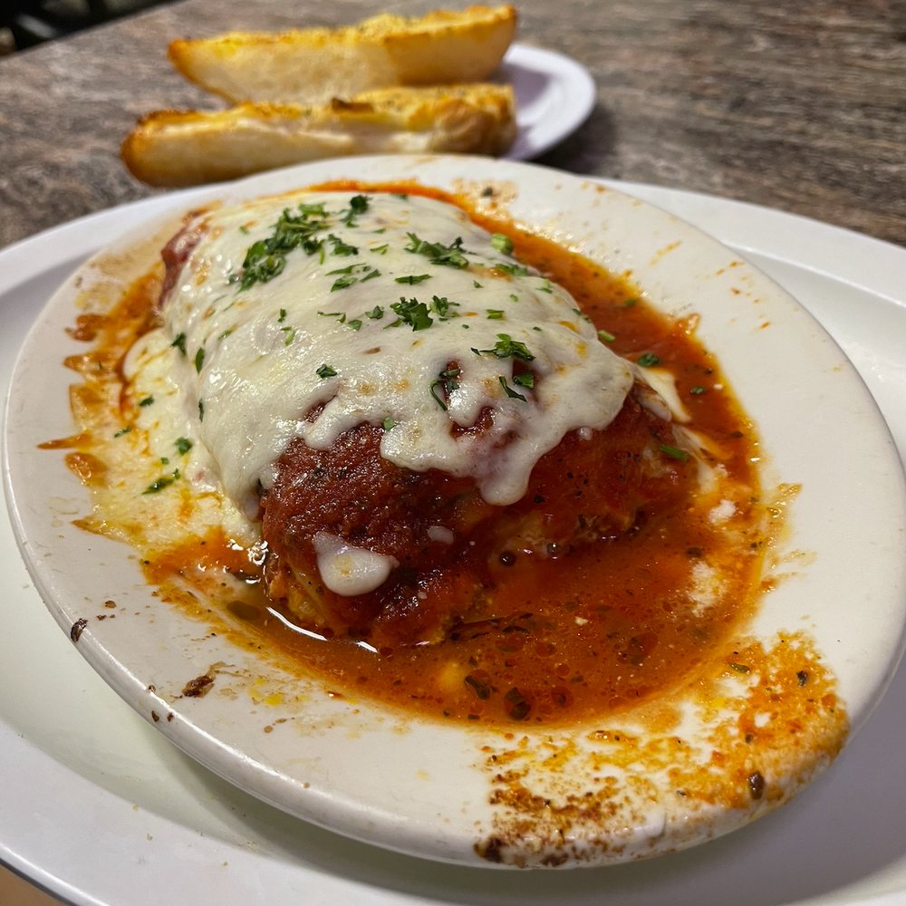 Great lasagna with garlic bread Great lasagna with garlic bread