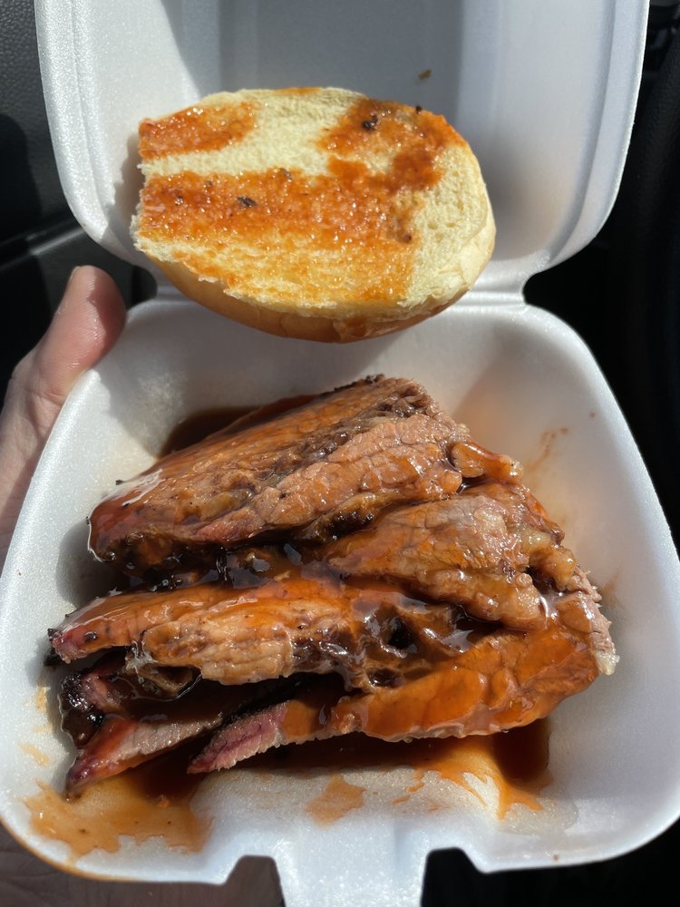 Food from Hanks Smoked Briskets