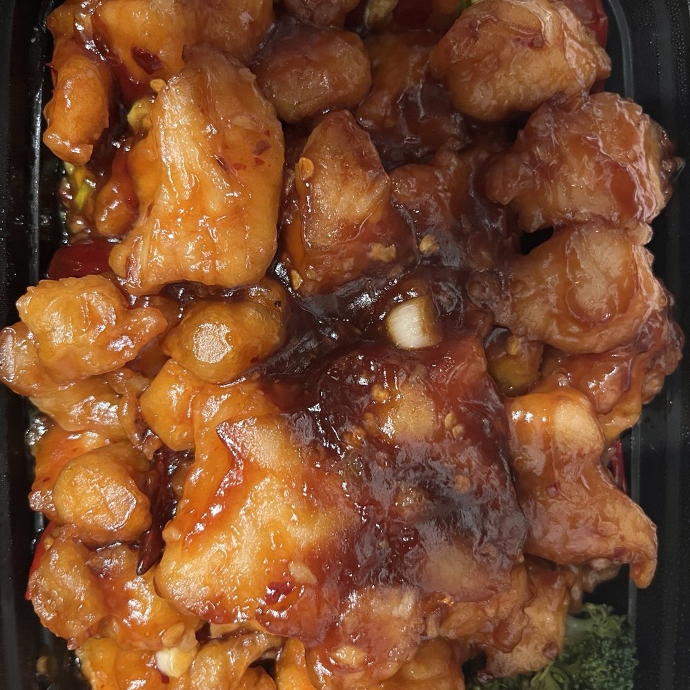 Chin Dynasty - Chin Spicy Chicken had fresh broccoli and well spiced. Chunks of chicken were well cooked, tender and delicious. - Chinese Near Me - Bluffton, South Carolina
